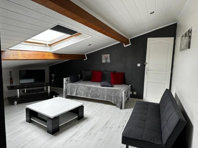 Appartement Mansarde Et Climatise 50 M2 Pompignan  Dış mekan fotoğraf